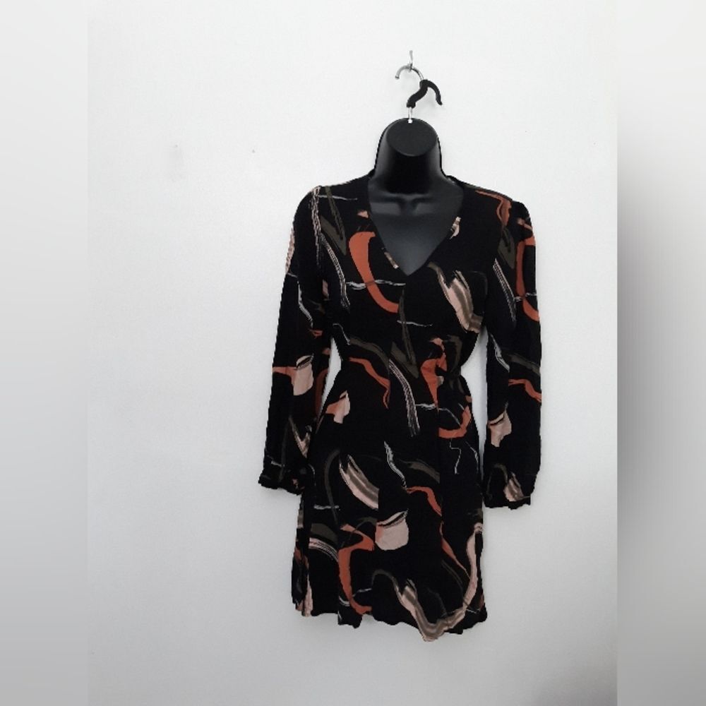 Nine West black swirl mini dress